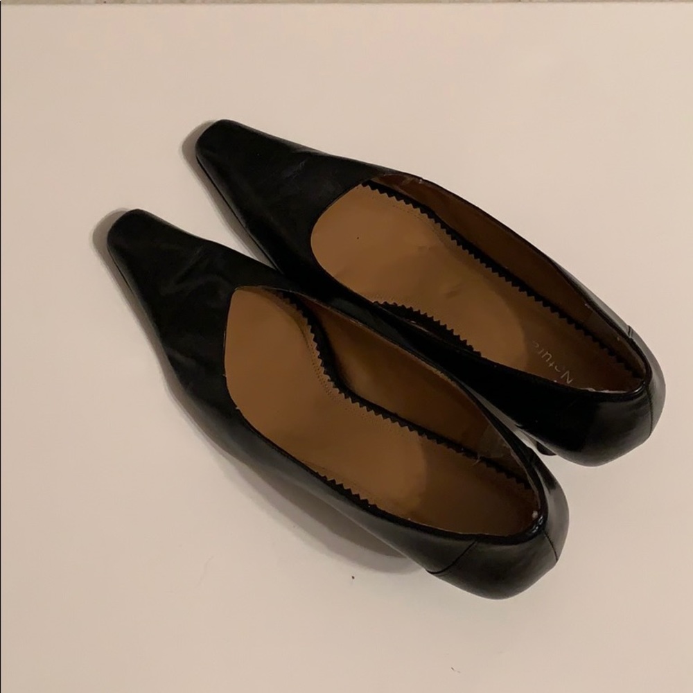 Naturalizer Traditional Black Pumps